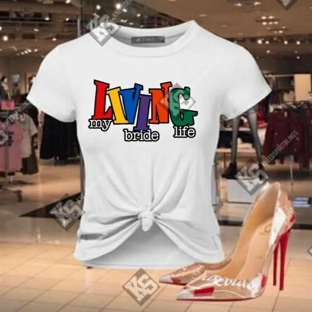 Living My Best Life Tee - Picture 3 of 9